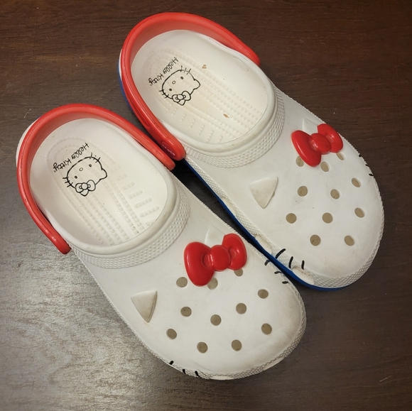 CROCS Shoes - Sanrio Hello Kitty Crocs with Bow Accents